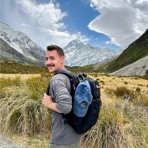 Meet your Posher, Jonathan